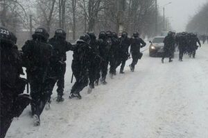 Несколько силовиков решили идти на Киев пешком