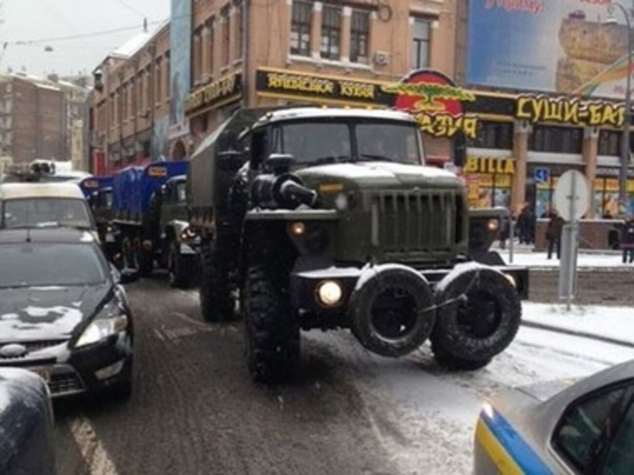 Колонна с Василькова приехала в Киев