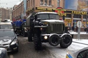 Колонна с Василькова приехала в Киев