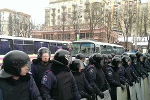 Спецназ окружает Евромайдан. Активисты готовятся к штурму. Онлайн-репортаж