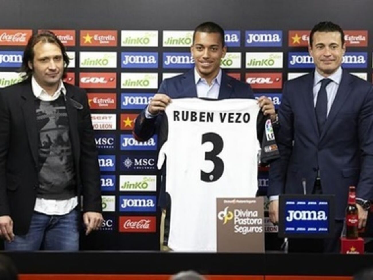 Защитник Рубен Везу