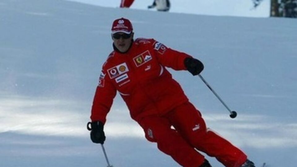 Шумахер ударился головой о камень