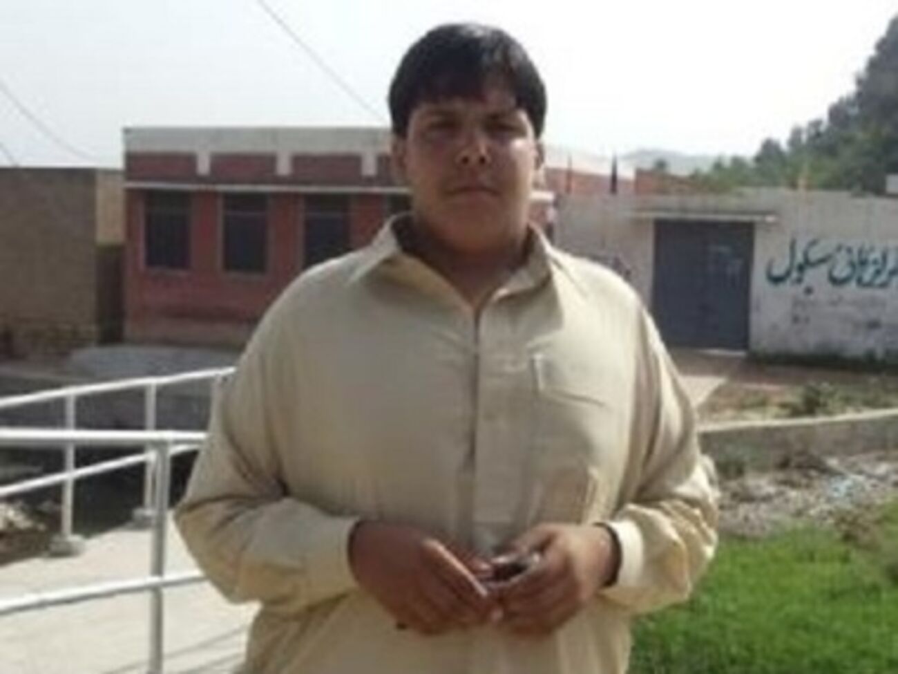 Аитзаз Хассан предотвратил теракт в школе