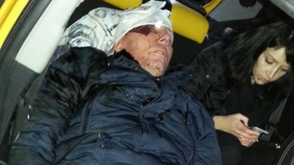 Юрий Луценко в карете "скорой помощи"