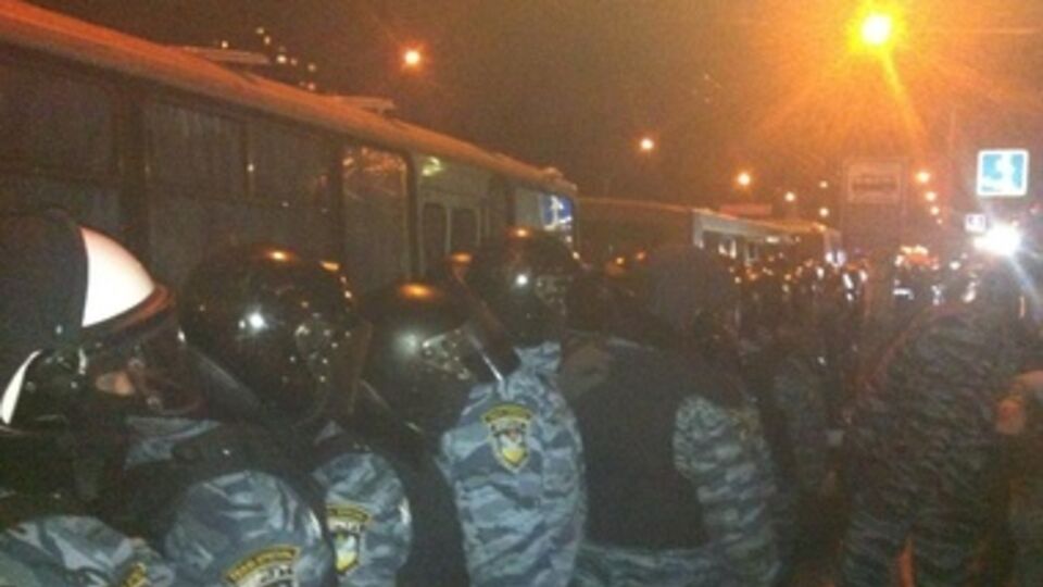Активисты пять часов блокировали "Беркут"