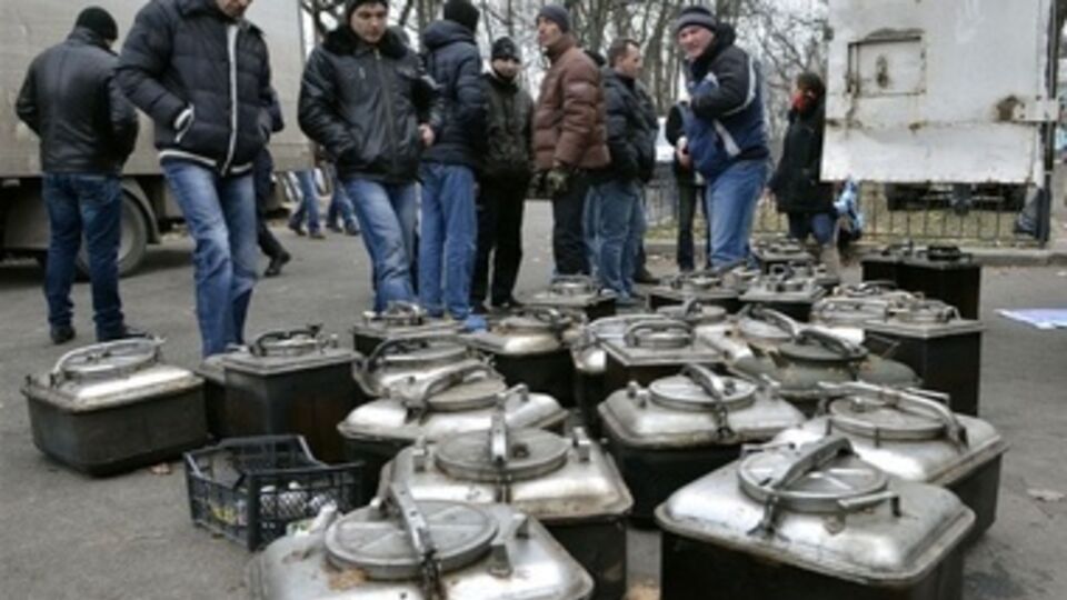 Декабрь 2013. Обед для провластных манифестантов