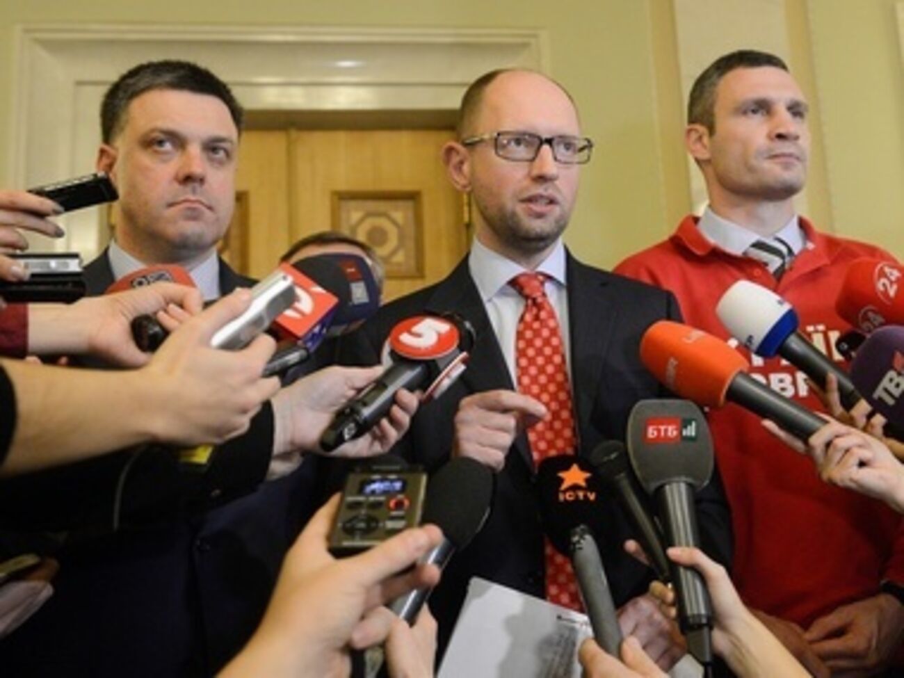 Олег Тягнибок, Арсений Яценюк и Виталий Кличко