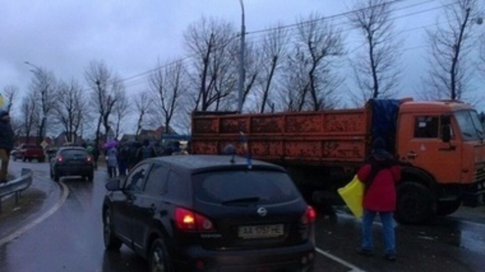 Возле "Межигорья" хотят установить "народный блокпост"