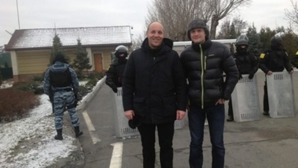 Парубий и Игорь Луценко возле "Межигорья"