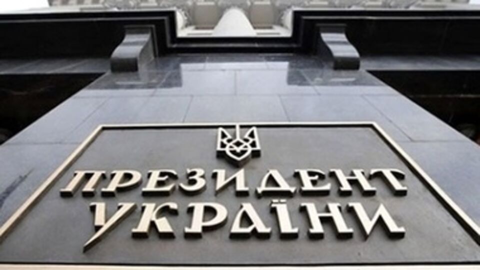 АП охраняют два кордона милиции