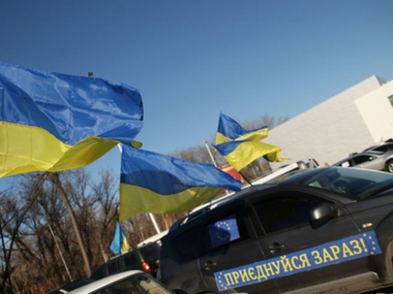 Суд запретил акции у "Межигорья"