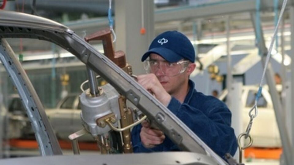 "Богдан" сократил производство в два раза