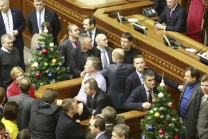 Трибуна ВР пока под контролем оппозиции