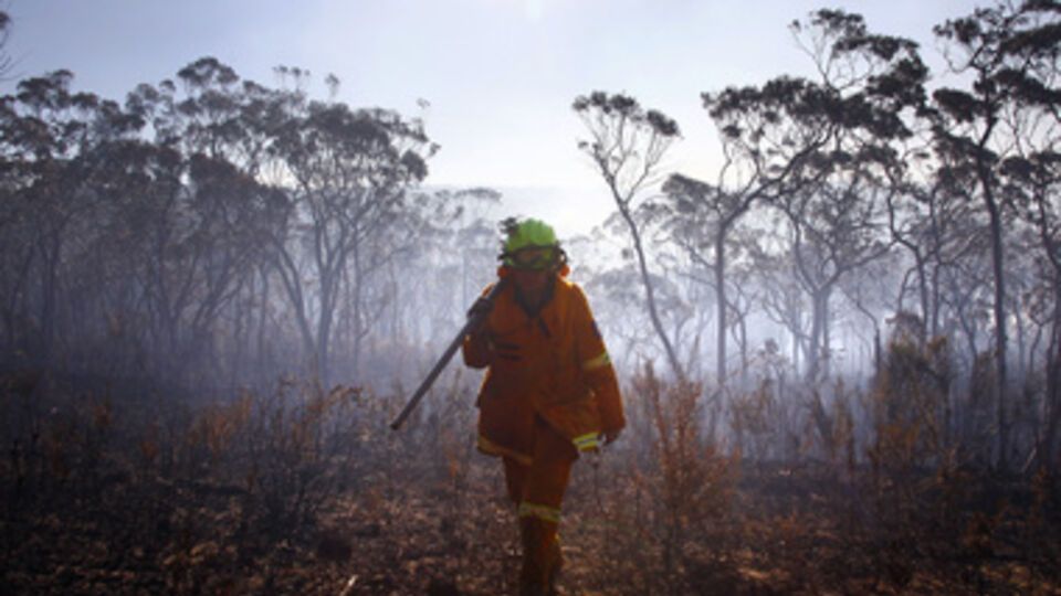 Австралийцам угрожают пожары
