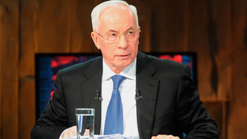 Азаров: "Евромайдан эксплуатирует детей"