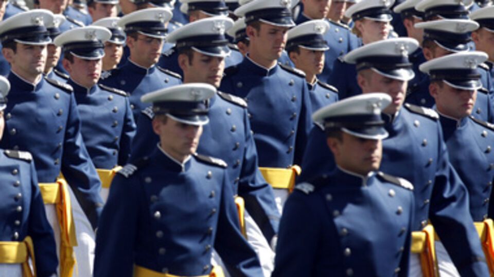 Десятки офицеров ВВС США отстранены за списывание