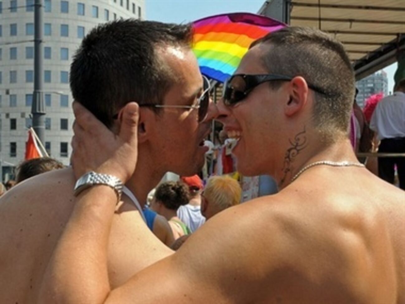 Десять мужчин уже арестованы