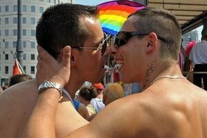 Десять мужчин уже арестованы