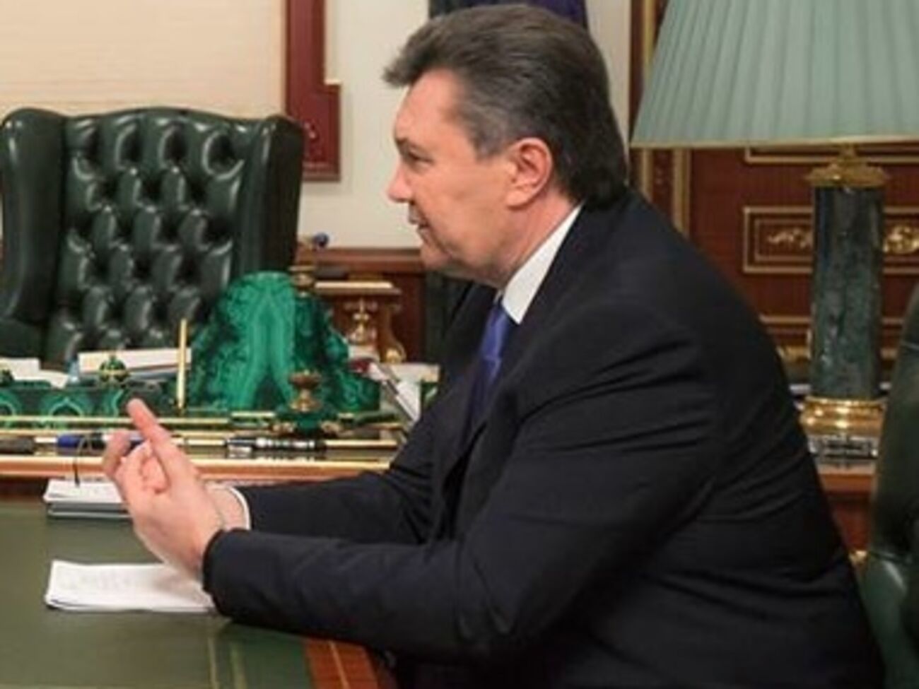 Медиа просят Януковича вернуть закон в ВР