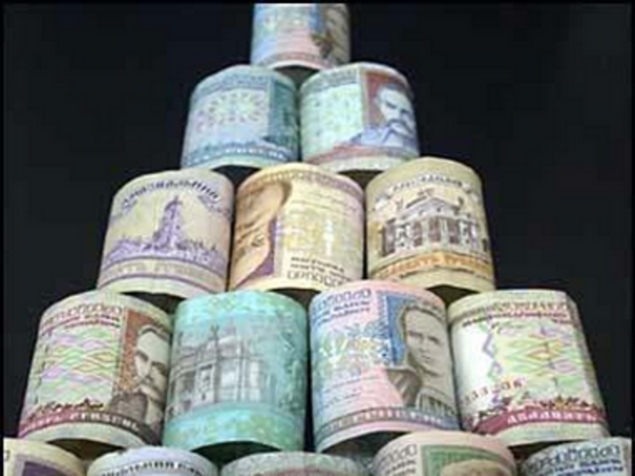 "Дыра" в бюджете увеличилась