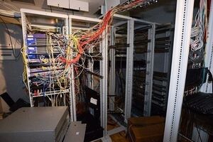 Серверная офиса партии после обыска