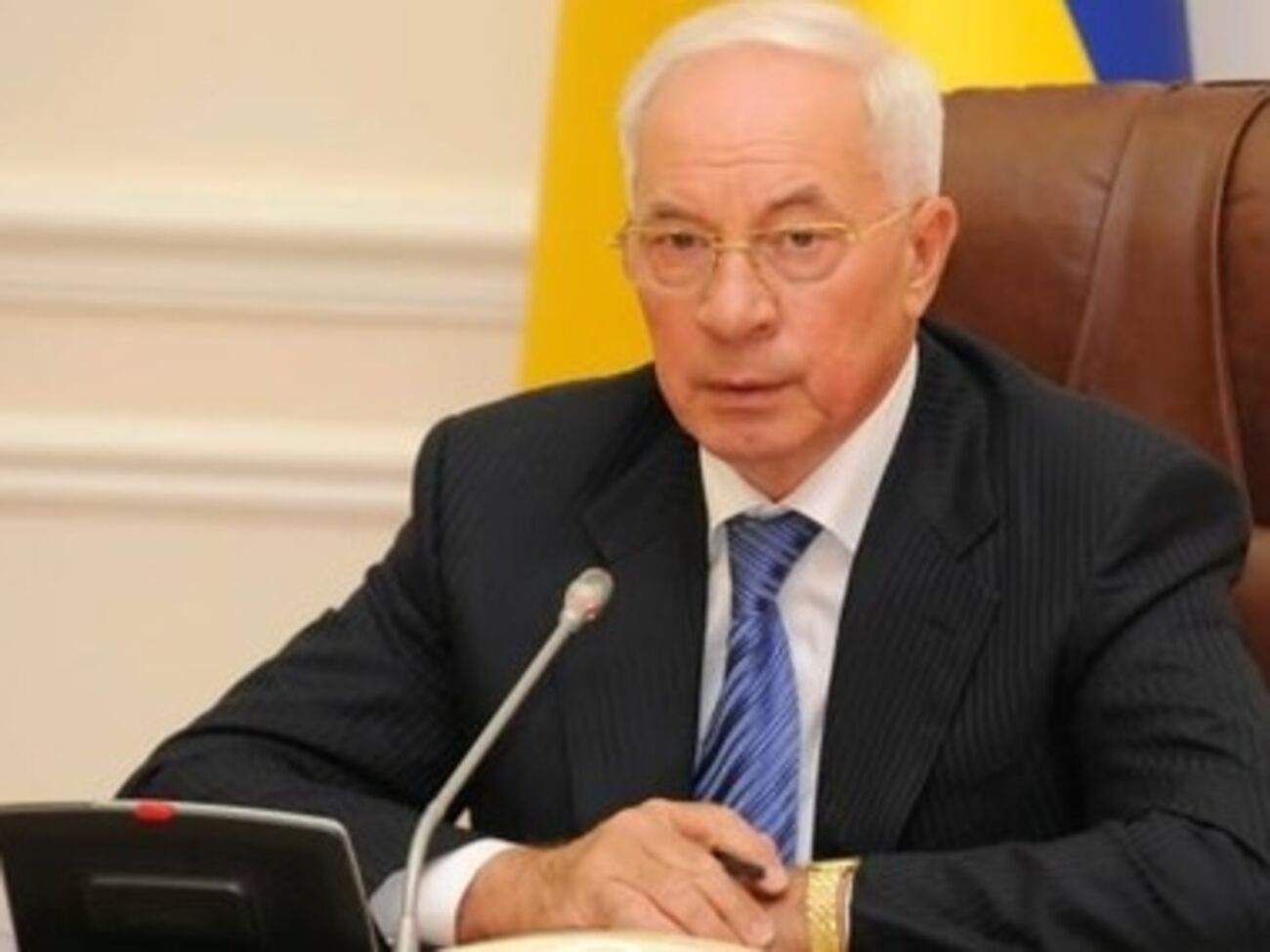 Николай Азаров