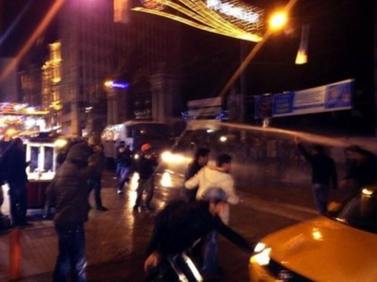 Протесты проходят по всей стране