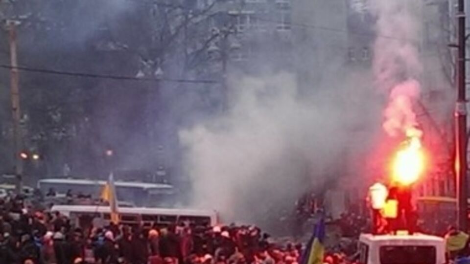 Столкновения на Грушевского. Фоторепортаж