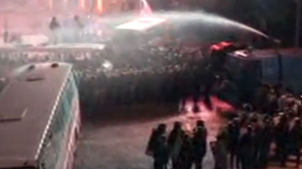 Милиция применила водомет при минусовой температуре в нарушение закона