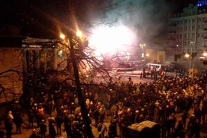 СМИ: Милиция применяет против демонстрантов резиновые пули