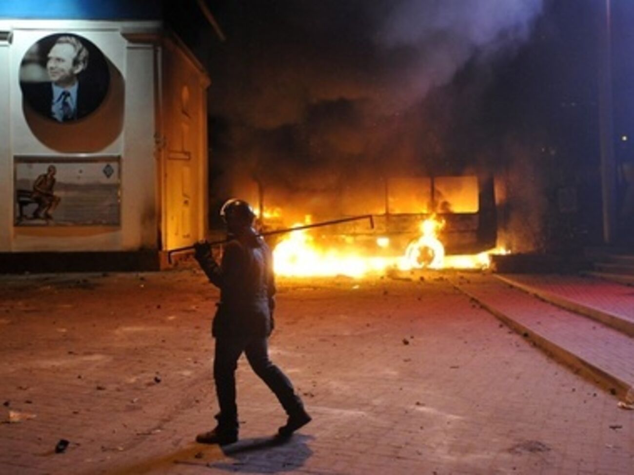 В противостоянии на Грушевского пострадали около 100 человек