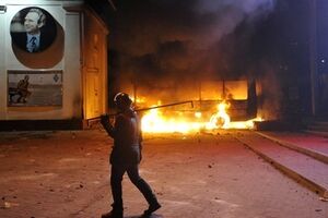 В противостоянии на Грушевского пострадали около 100 человек