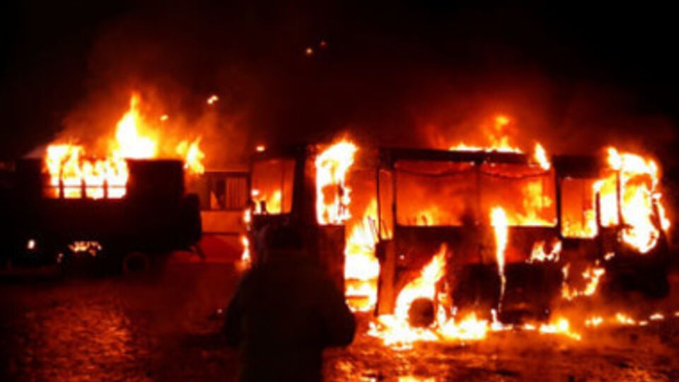 Горящая техника в центре Киева