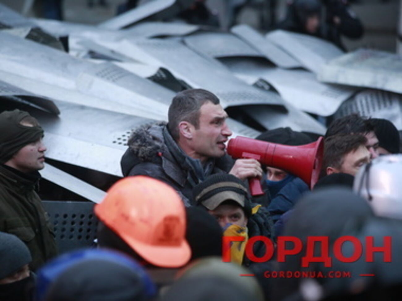 Виталий Кличко попытался остановить столкновения