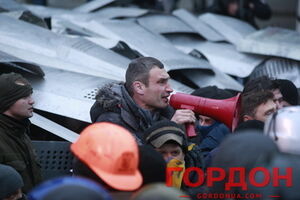 Виталий Кличко попытался остановить столкновения