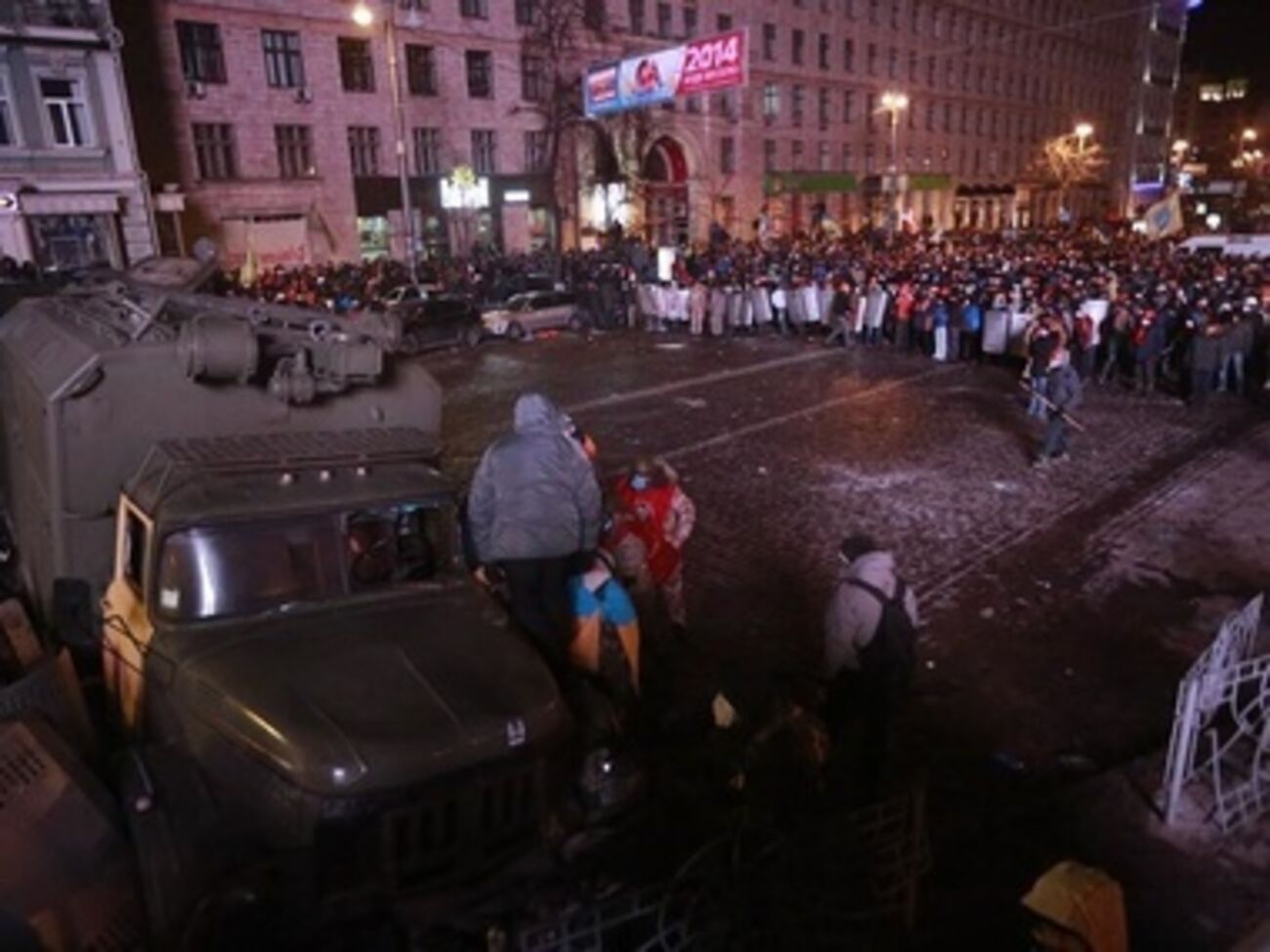 Стычки на Грушевского продолжаются второй день