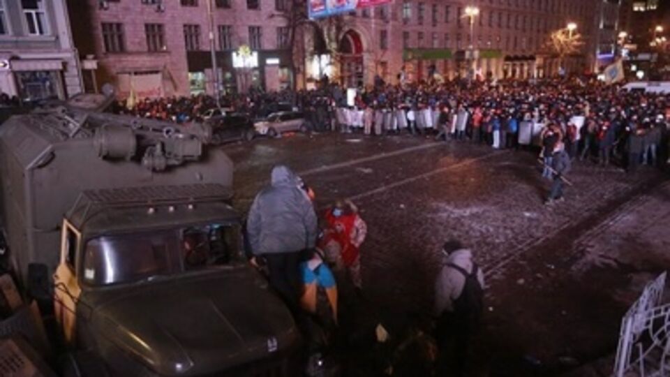 Стычки на Грушевского продолжаются второй день