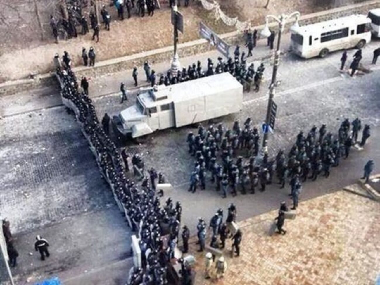 "Беркут" просят отступить