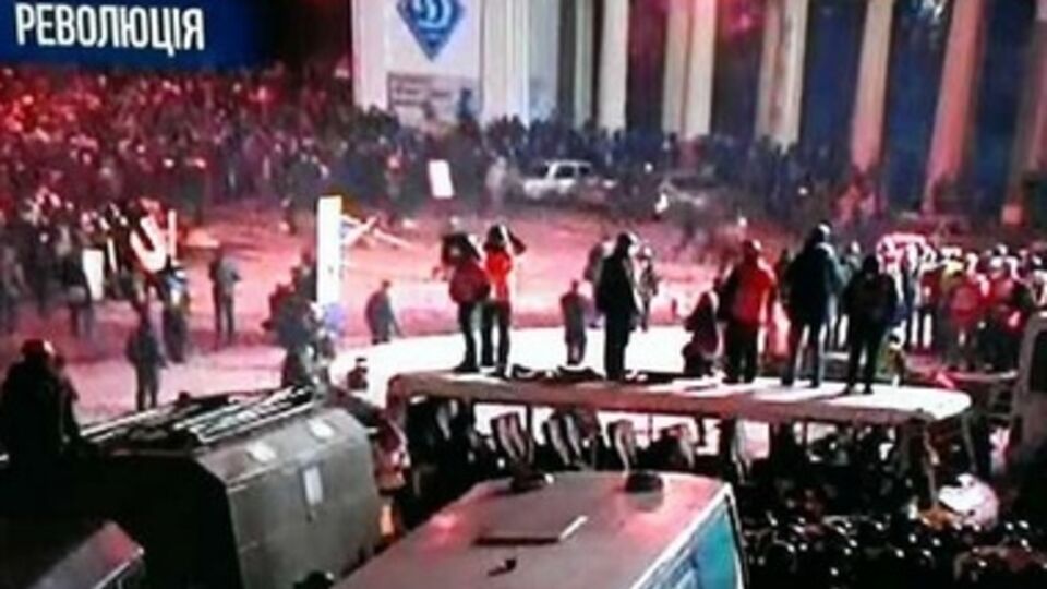 В Киеве второй день не стихают столкновения