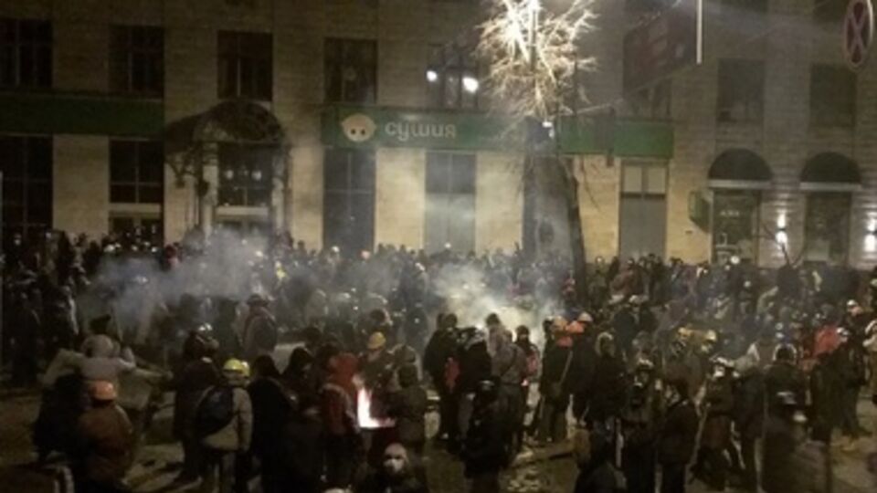 Активисты на Грушевского