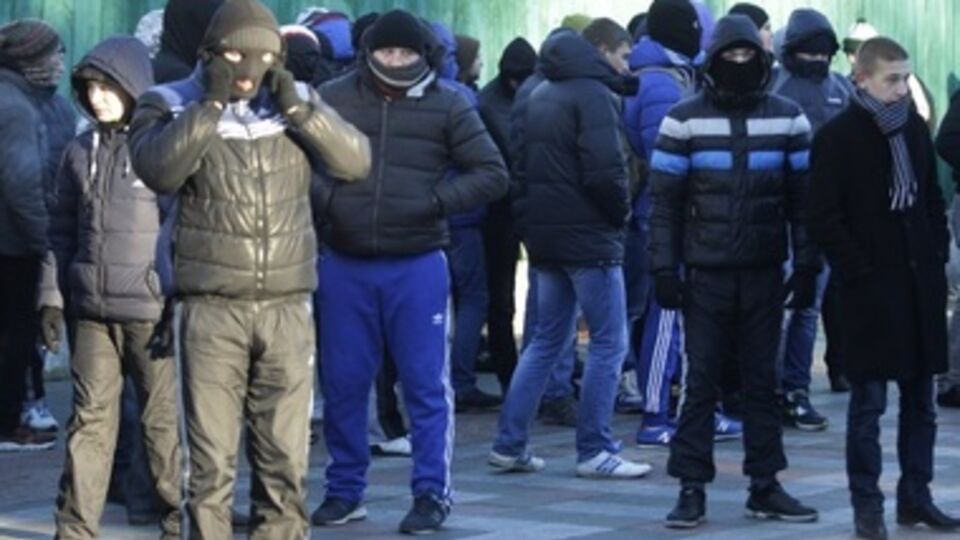 "Титушки" напали на автомайдановцев