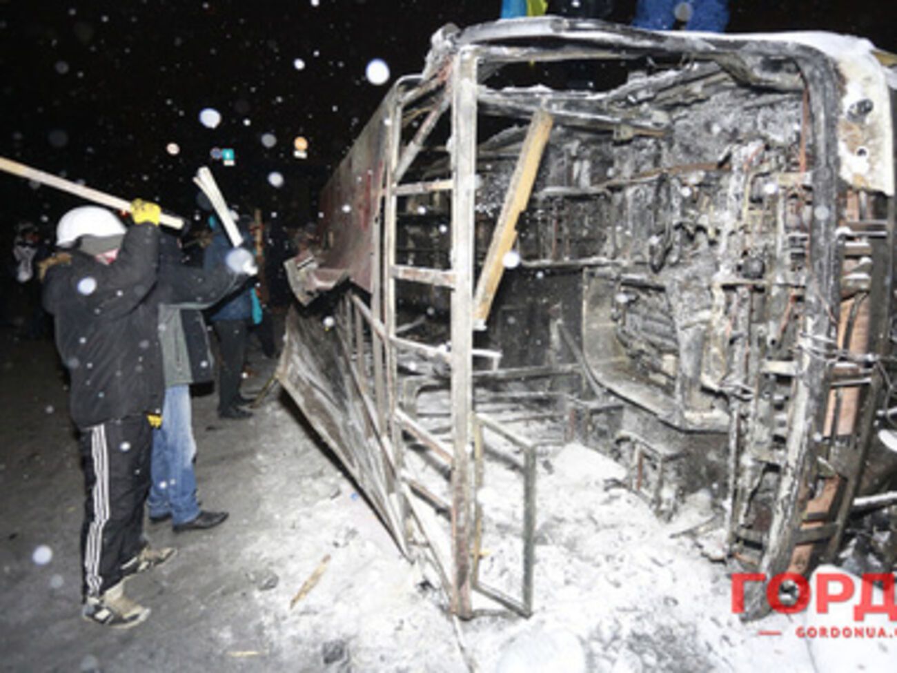 Ночь на Грушевского. Фоторепортаж