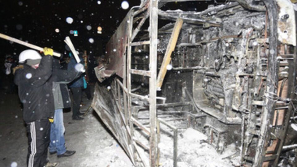 Ночь на Грушевского. Фоторепортаж