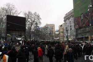 "Беркут" вновь пошел в атаку и разобрал баррикады. Фоторепортаж