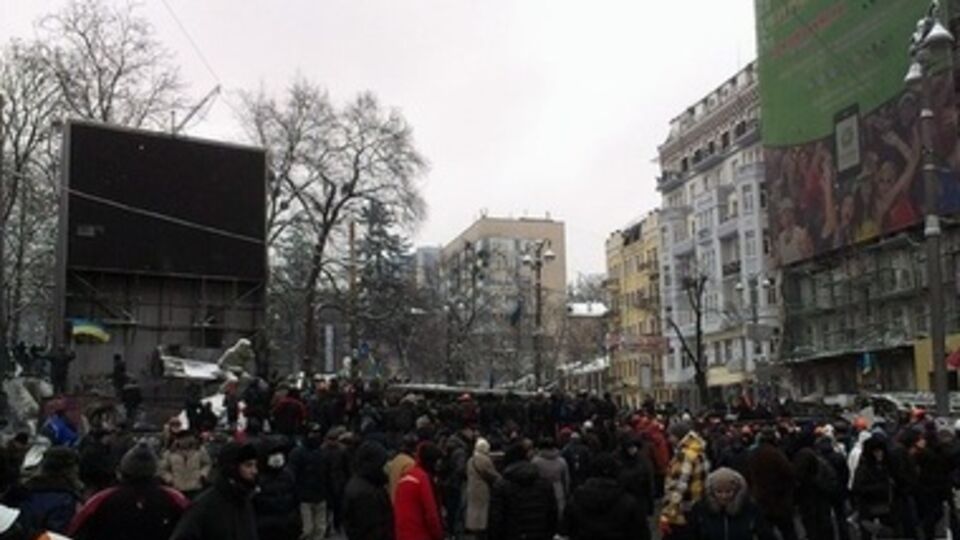 "Беркут" вновь пошел в атаку и разобрал баррикады. Фоторепортаж