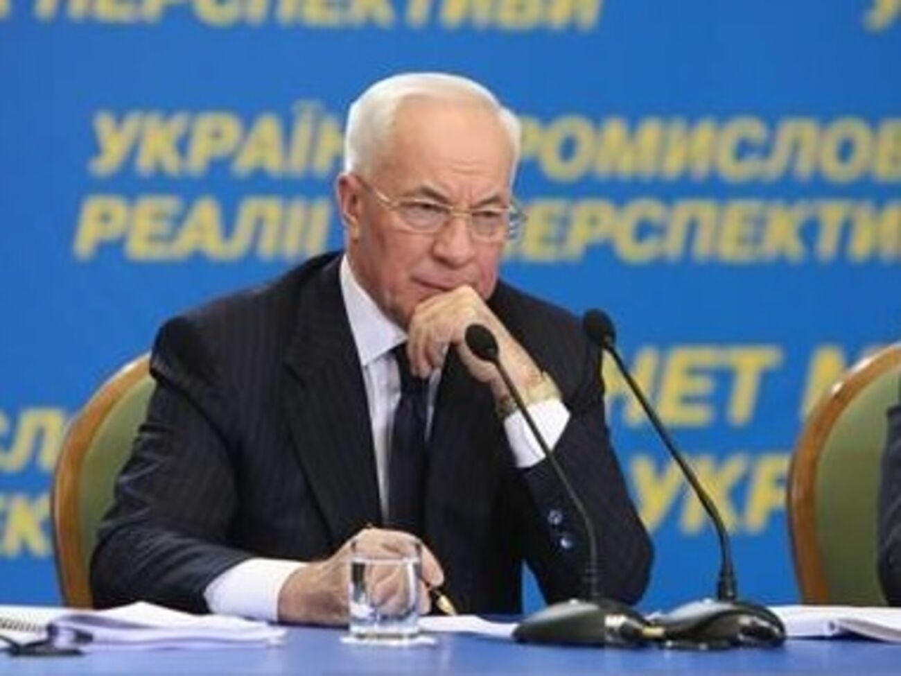 Азаров возмущен событиями