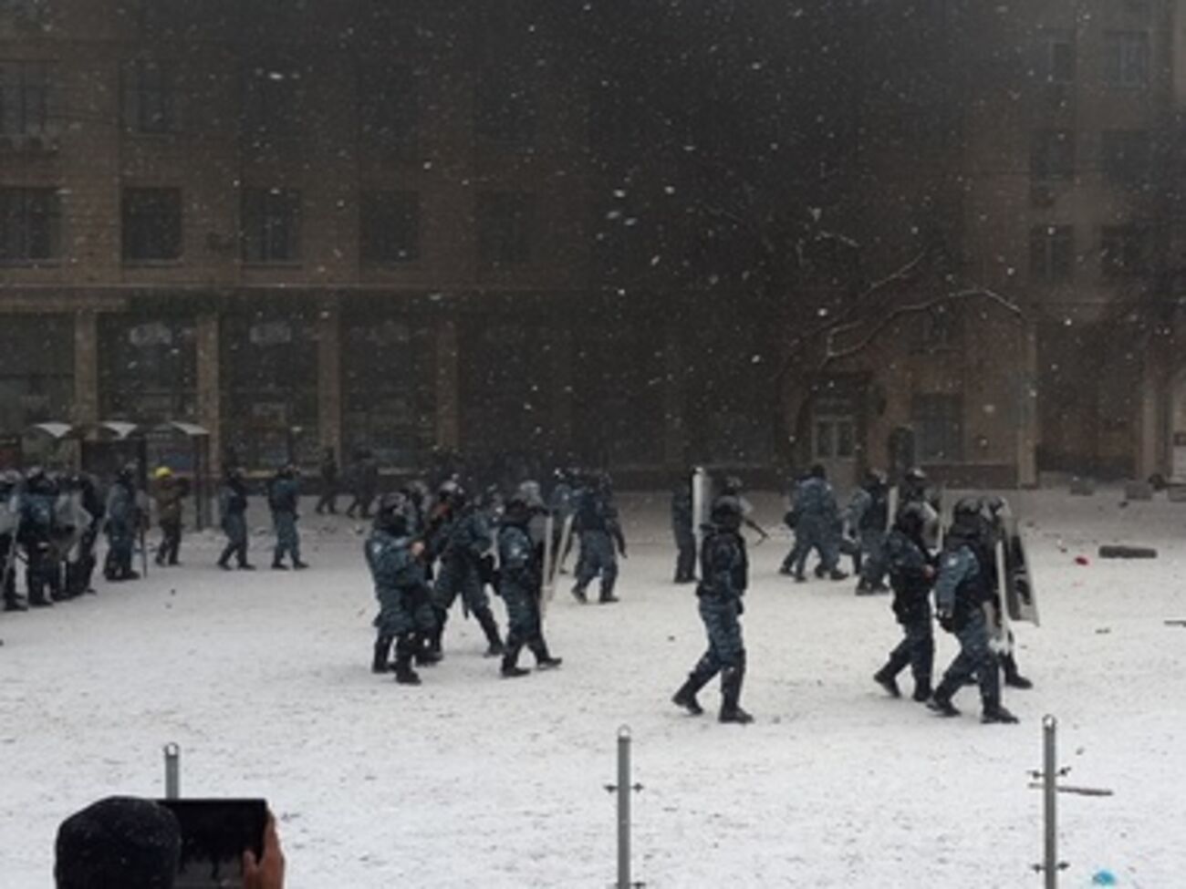 "Беркут" послал митингующих