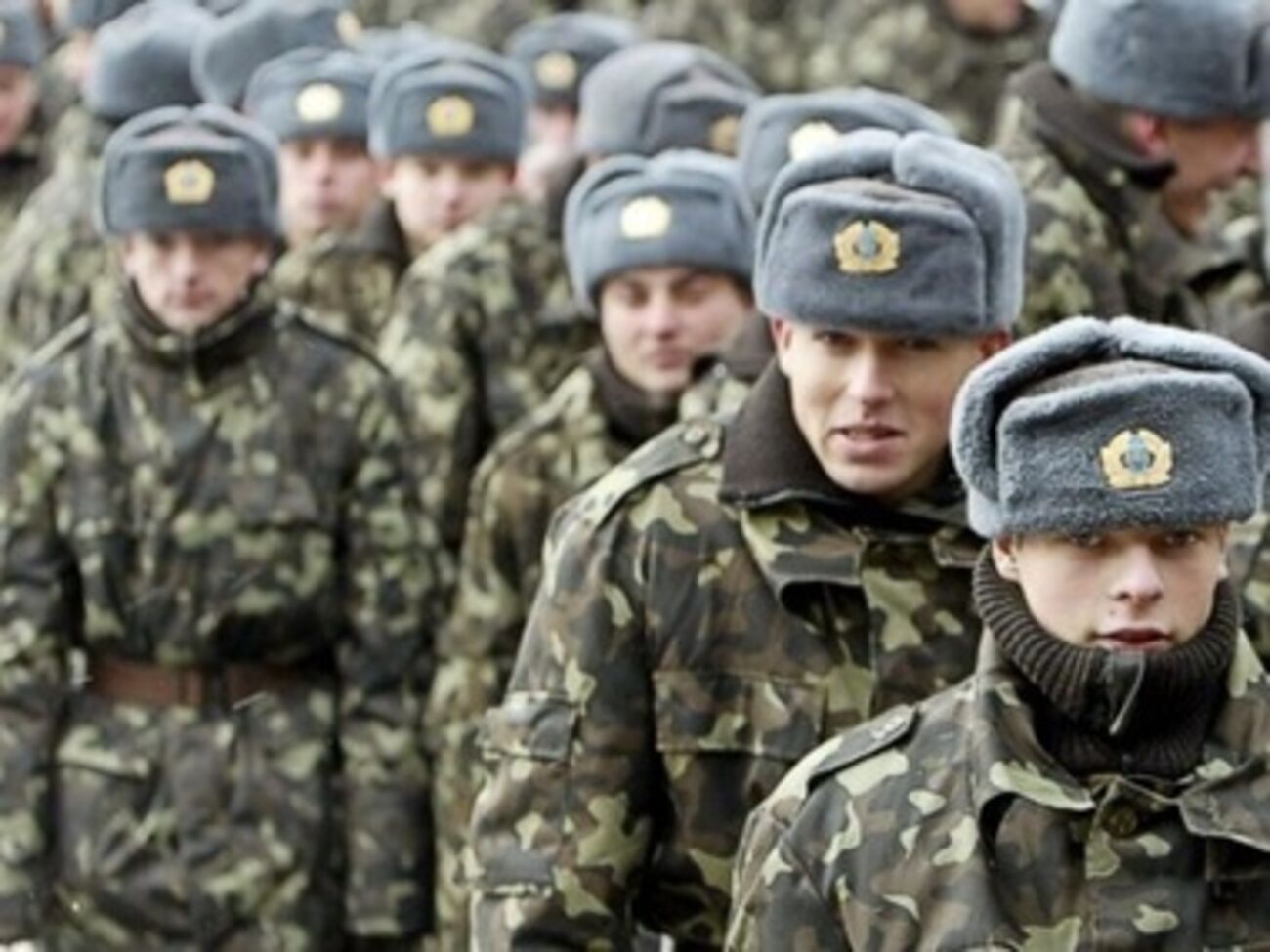 Армия решила остаться вне конфликта