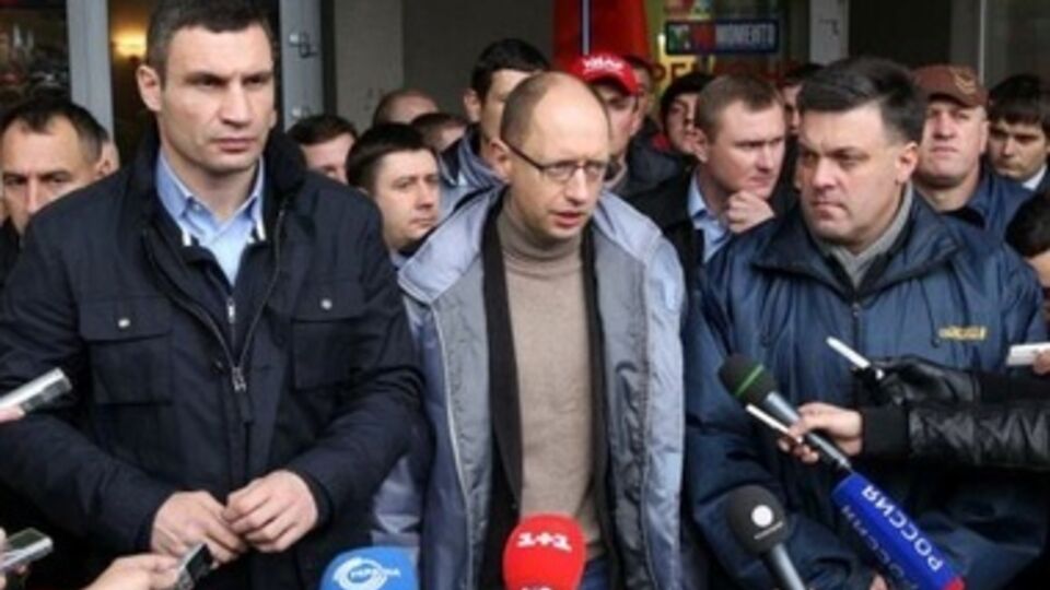 Оппозиция дала Януковичу 24 часа на прекращение кровопролития