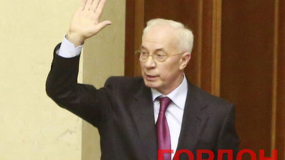 Азаров уверен, что по демонстрантам стреляла не милиция